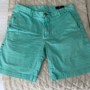 Vineyard Vines men’s shorts